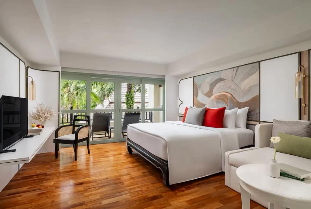 La Solaya Khao Lak Deluxe Zimmer mit Balkon und moderner Ausstattung – Neueröffnung Thailand 2026